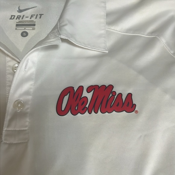 Nike Dri Fit Like New Condition Ole Miss with Rebels on the Back Shirt Size: S - Picture 8 of 11